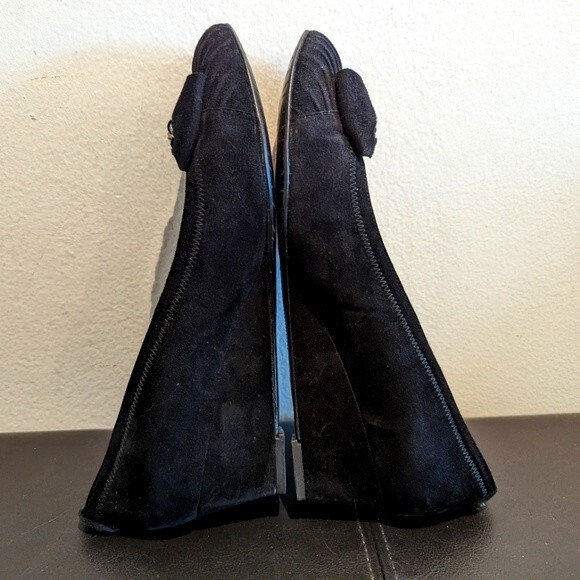 Stuart Weitzman Black Genuine Suede Wedged Heels with Chain Bow 9 - Picture 9 of 11